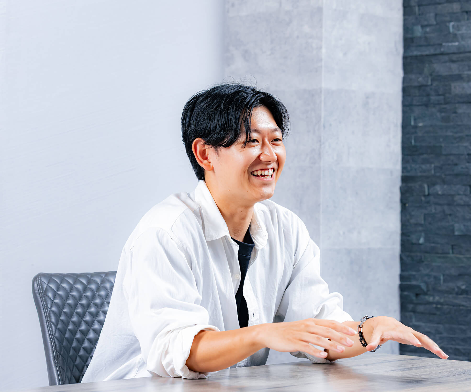 入社のきっかけについて話すスタッフ